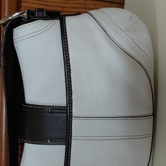 Coach Leather Soho With Keychain Coin Purse - Picture 9 of 17